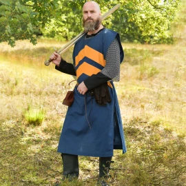 Mittelalterlicher Wappenrock mit Doppel-Sparren – Blau/Gelb