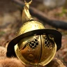 Antiker römischer Gladiatorenhelm Thraker aus Messing mit Greifenmotiv - Outlet