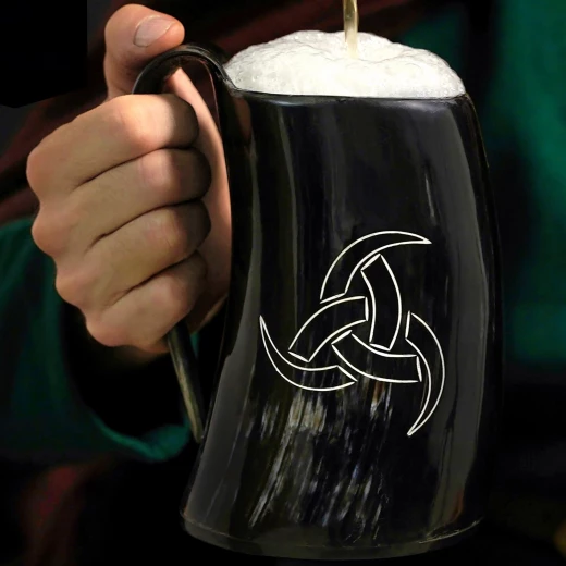 Vikingský korbel z rohu "Ódinův trojitý roh", 600/800 ml - Outlet