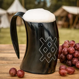 Keltischer Hornkrug mit Glückssymbol-Gravur - Outlet
