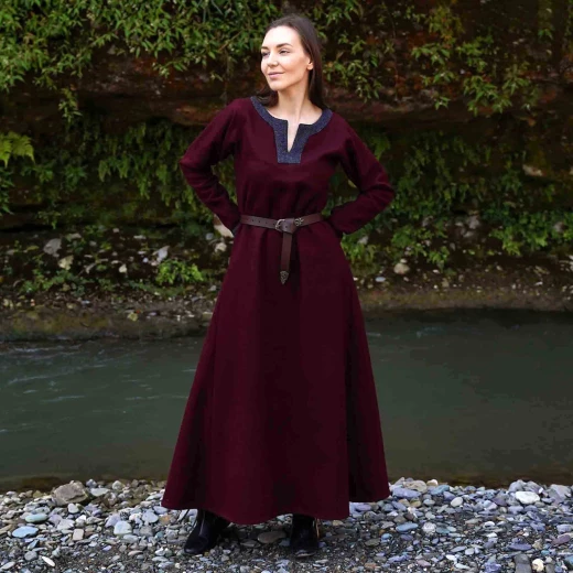 Woolen Dress "Shieldmaiden Ingrid" – Burgundy | Viking Style