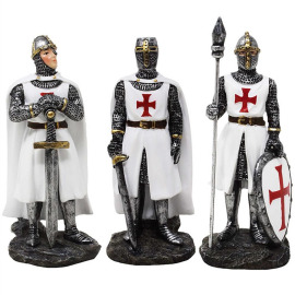 Set of 6 Crusader figures painted in white with red crosses