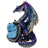 Saphirwächter: Blauer Drache auf Kristallgeode