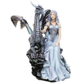 Mystische Gefährtin: Skulptur der Eiselfe mit ihrem treuen Drachenwächter