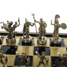 Schachspiel griechische Mythologie in einer Holzkassette mit Gold-/Silberfiguren und einem Schachbrett aus Messing 34x34 cm