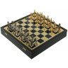 Šachy Řecká mytologie v dřevěné kazetě se zlatými/stříbrnými figurkami a mosaznou šachovnicí 34x34 cm