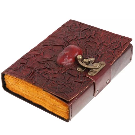 Grimoár Zapomenuté tváře v temné kožené vazbě s ručním papírem