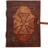 Leder-Notizbuch mit Templerkreuz und Mandala für die persönliche Entwicklung
