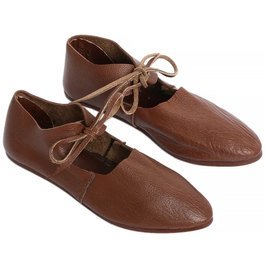 Dámské nízké škorně z buvolí kůže – 12.–15. století