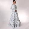 Bílé šaty se zelenými květy ve stylu Biedermeier