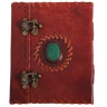 Kožený zápisník s kamenem a kovovou přezkou