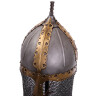 Russischer mittelalterlicher Helm mit Kettenbrünne Bojar