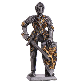 Cínový vojáček středověký rytíř se sekerou a štítem 110mm