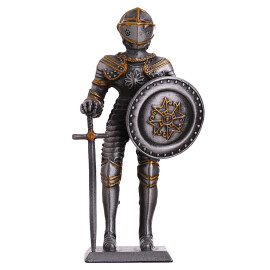 Cínový vojáček středověký rytíř v celoplátové zbroji s kruhovým štítem a mečem 105mm