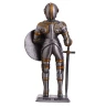 Zinnsoldat mittelalterlicher Ritter in Rüstung mit rundem Schild und Schwert 105mm