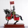 Soška Španělský rytíř ve zbroji na koni