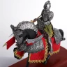 Spanischer Ritter auf Pferd in Rüstung Figur