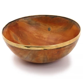 Horn feasting bowl with brass rim Einar