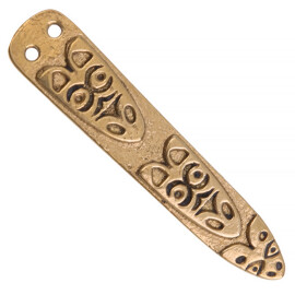 Celtic belt end with two mask relief