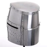 Kreuzritter Topfhelm des 13. Jahrhunderts