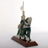 Figur Französischer Ritter auf Pferd mit Topfhelm und schwarzer Schabracke