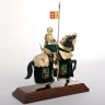Figur Spanischer Ritter auf Pferd in Rüstung, dunkelgrüne Schabracke