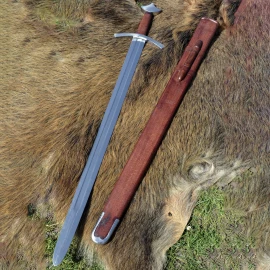 Vrcholně středověký rytířský meč jednoruční s pochvou