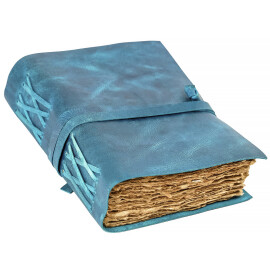 Modrý kožený zápisník s pergamenovým papírem