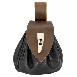 Belt Pouch with Horn Toggle over Flap