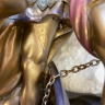 Archanděl Michael, bronzová soška - vada na stehně