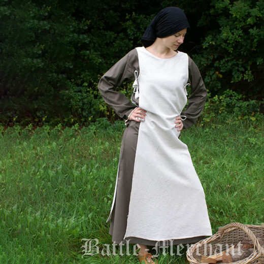 Středověké šaty Služebná