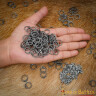 1kg kulaté kroužky na výrobu kroužkové zbroje z konstrukční oceli s polokulovými nýty 10mm 16g