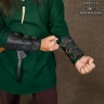 Drachen-Armschützer aus Leder mit Schuppen