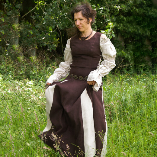 Medieval dress Cateline from fine thread, brown
