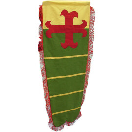 Vlajka, červený kříž na žluto-zeleném poli