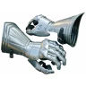 Gauntlets with pyramid formed joint lamellas