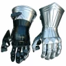 Gauntlets with pyramid formed joint lamellas