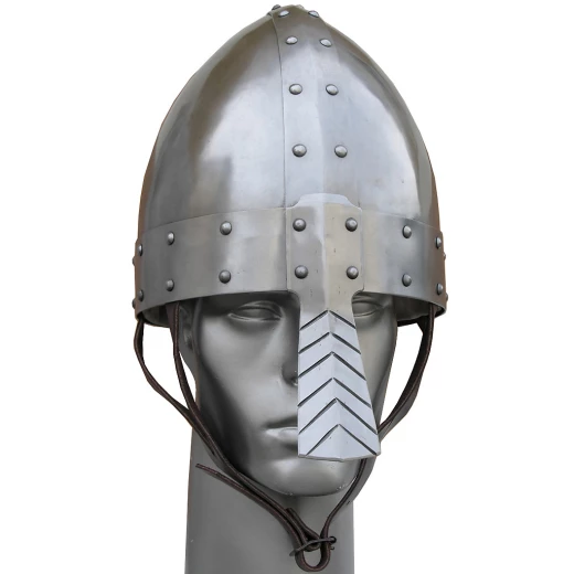 Norman helmet with notched nasal
