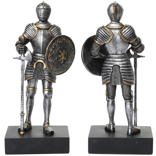 Knight with round shield and war axe