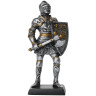 Französischer Ritter mit Schild und Kriegsaxt, Figur