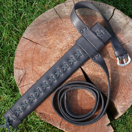 Half-scabbard with a single belt