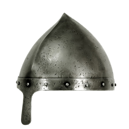 Normanská helma s patinovaným povrchem