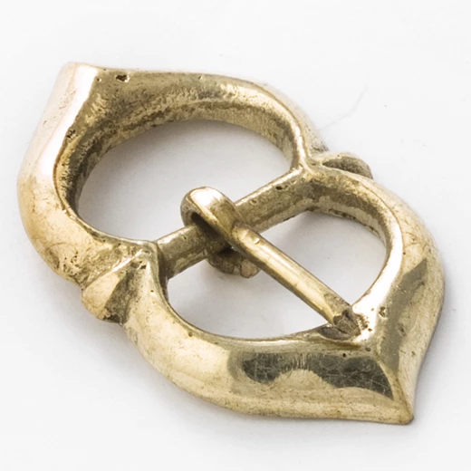 Double pointed buckle 1550-1650