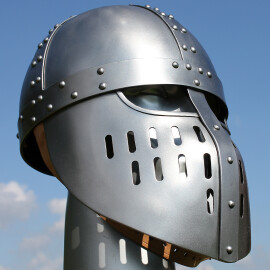 Normanská sponková helma s obličejovým štítem, cca r. 1180