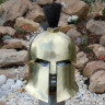 Korintská helma s třídílným chocholem