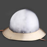Železný klobouk s mosaznou krempou