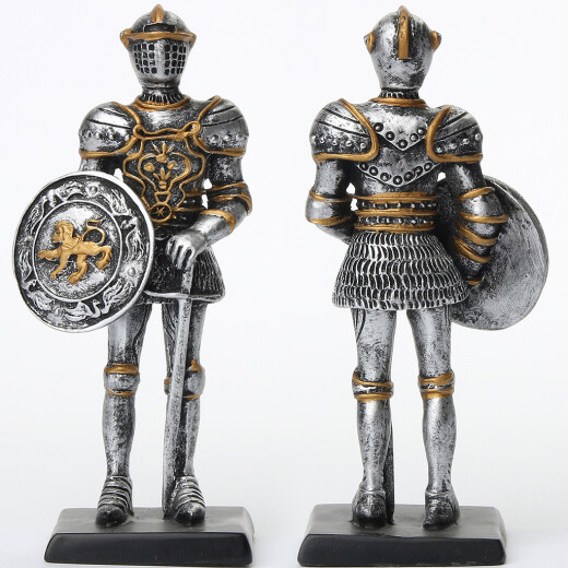 Knight with sword and round shield - SALE