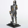Statuette Ritter mit Schild und Axt