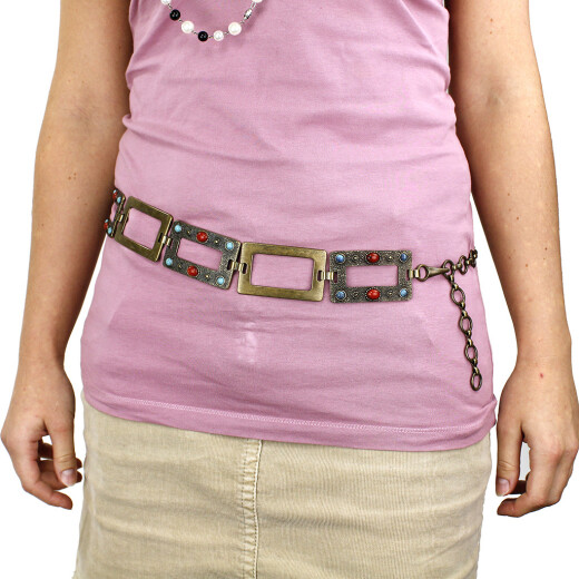 Chain belt decorated with stones
