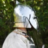 Beckenhaube mit Klappvisier und Zwiebel-Top, Mittelalter-Helm